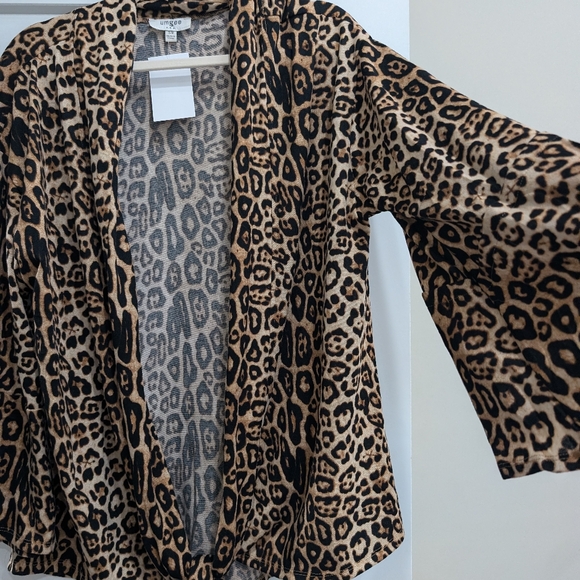 Leopard wrap top - Picture 2 of 3